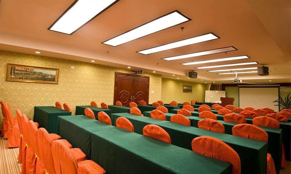 فندق تايتسانج فيينا إنترناشونال Taicang المظهر الخارجي الصورة